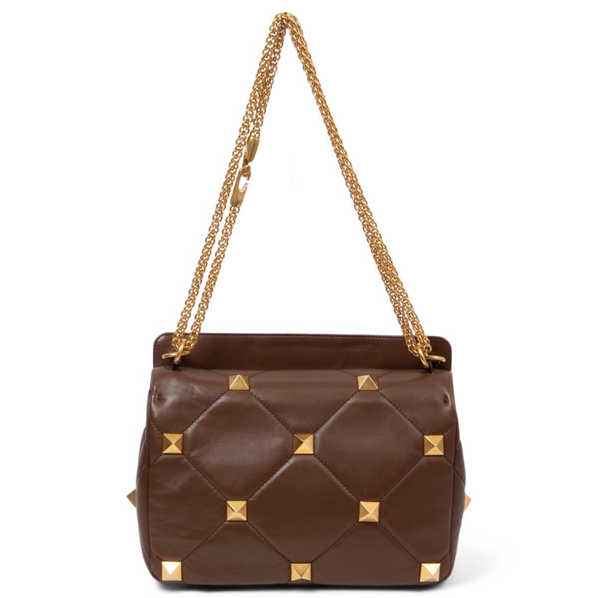 VALENTINO brown nappa leather LARGE ROMAN STUD Shoulder Bag In Excellent Condition In Zürich, CH