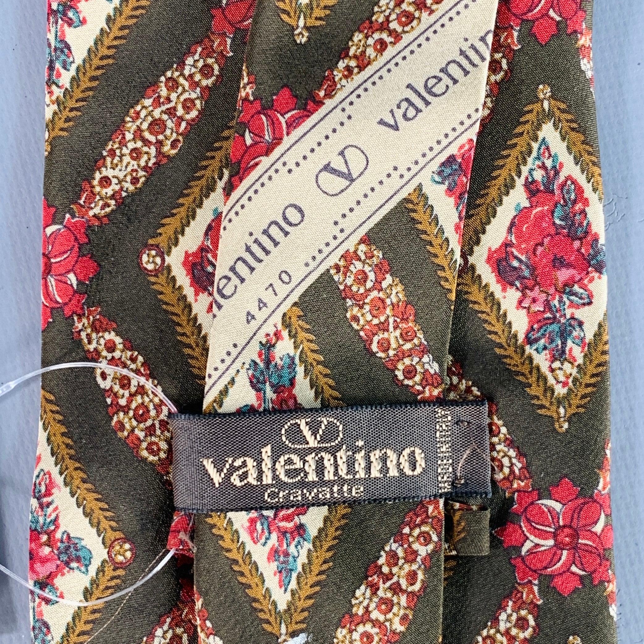 Valentino Cravatta in seta floreale con cornice marrone rosso beige In condizioni ottime in vendita a San Francisco, CA