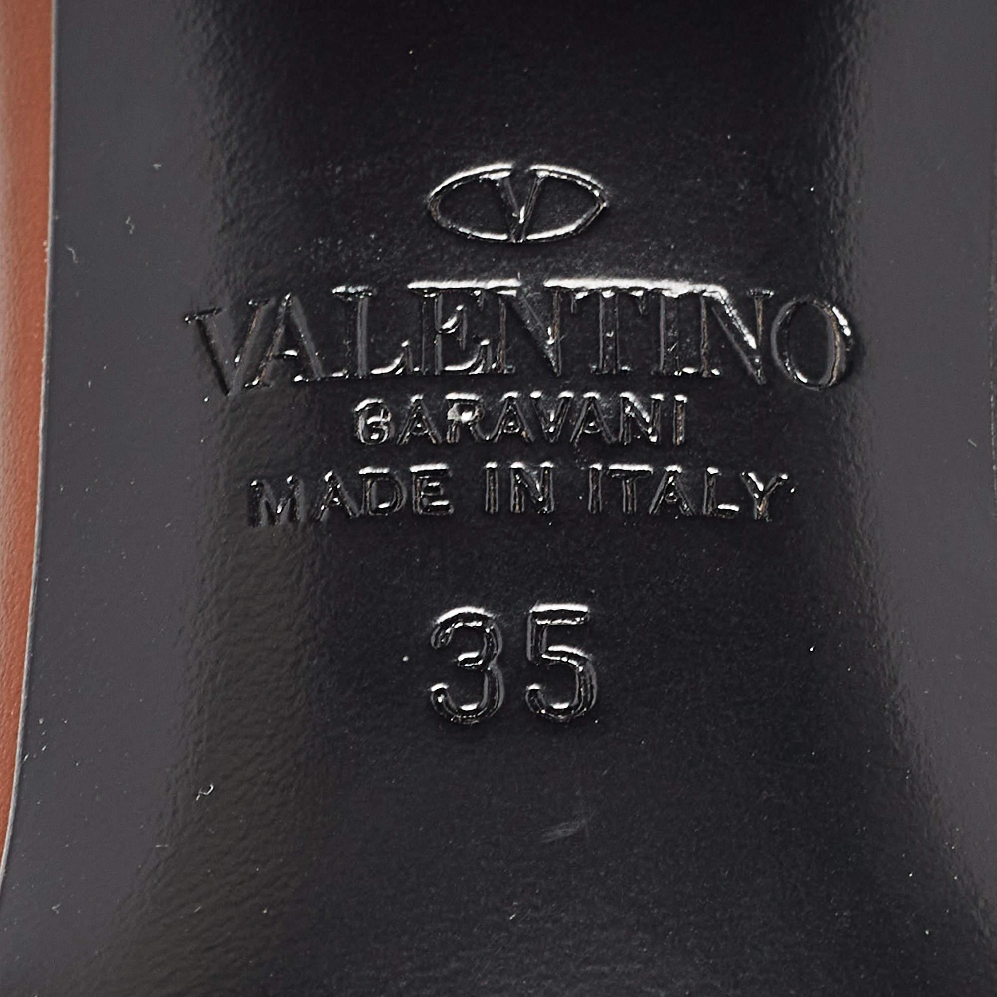 Sandalias deslizantes de piel retorcida marrón Valentino talla 35 3