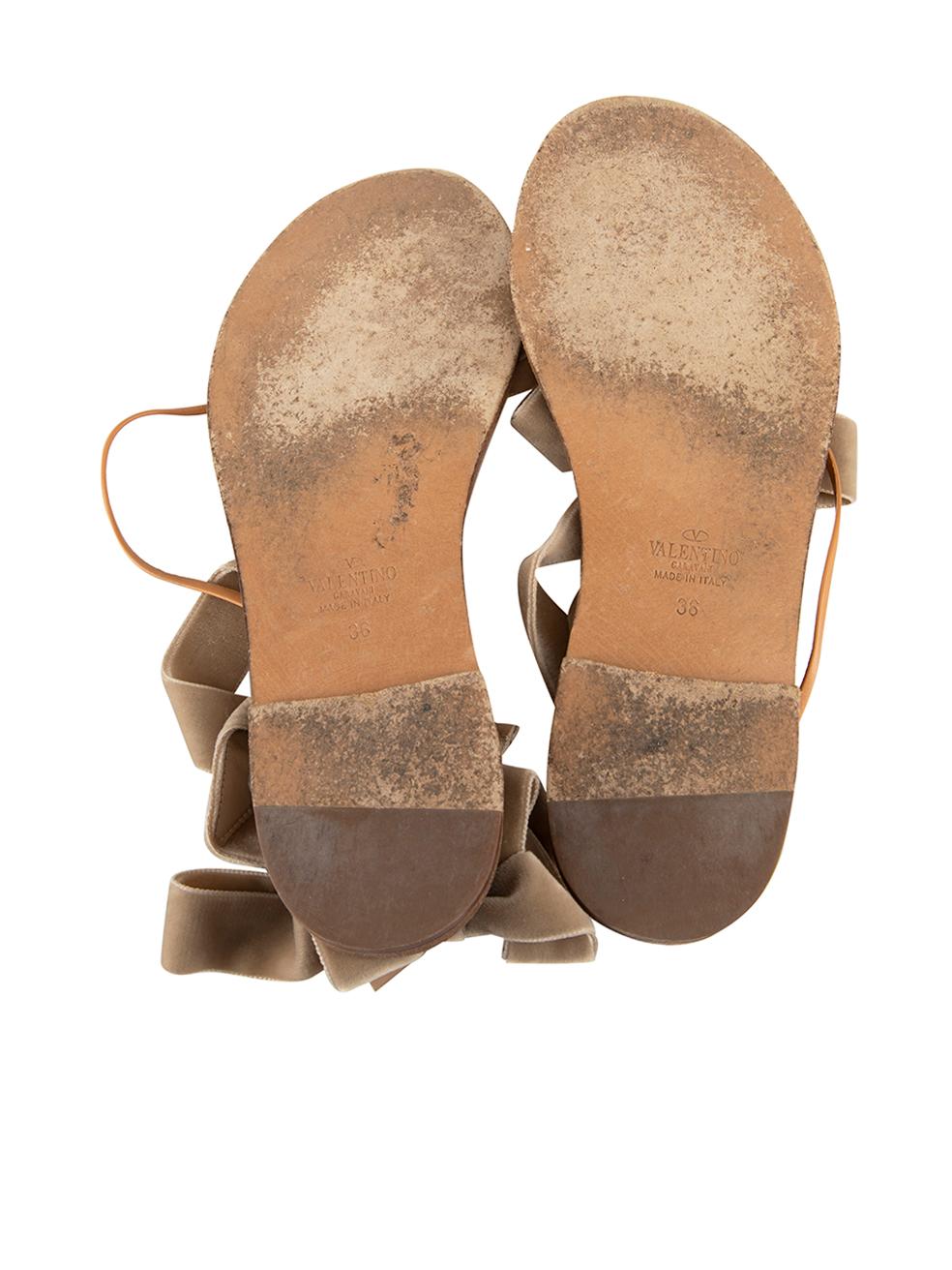 Women's Valentino Brown Velvet Strap Flat Sandals Size IT 36 For Sale