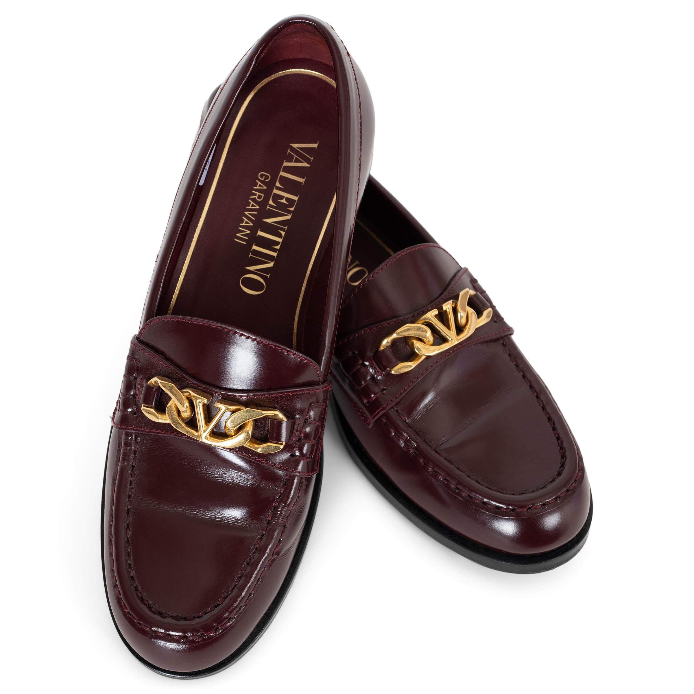 VALENTINO burgundy leather 2022 VLOGO CHAIN Loafers Flats Shoes 38.5 For Sale 2