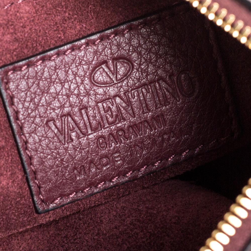 Valentino Burgundy Leather C Rockee Gryphon Fringe Clutch In Good Condition In Dubai, Al Qouz 2