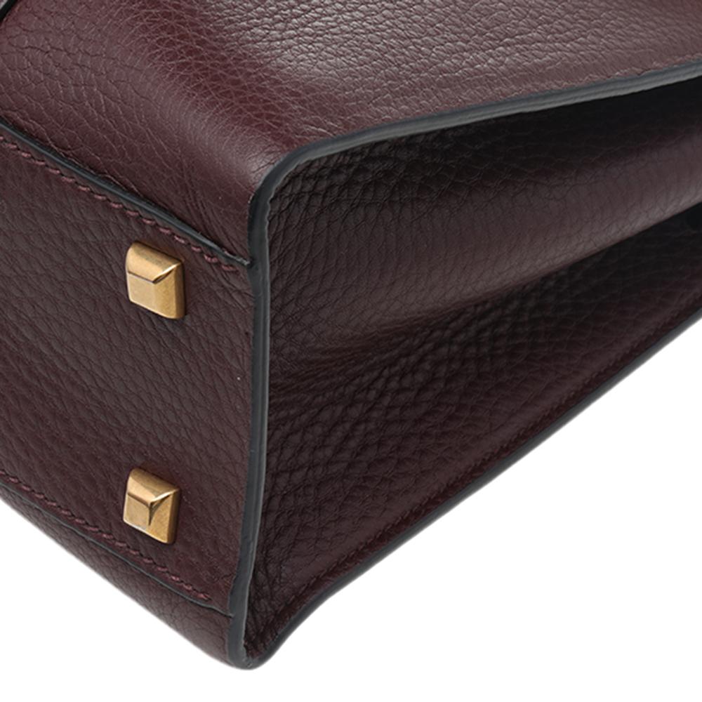 Valentino Burgundy Leather Medium My Rockstud Rolling Top Handle Bag In Good Condition In Dubai, Al Qouz 2