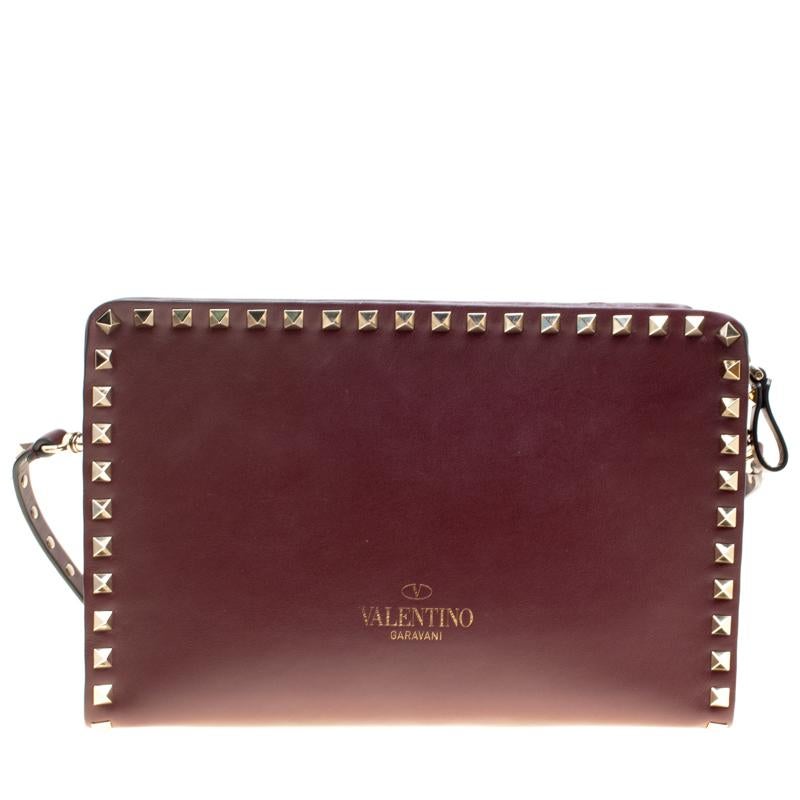 Valentino Burgundy Leather Rockstud Crossbody Bag In Good Condition In Dubai, Al Qouz 2