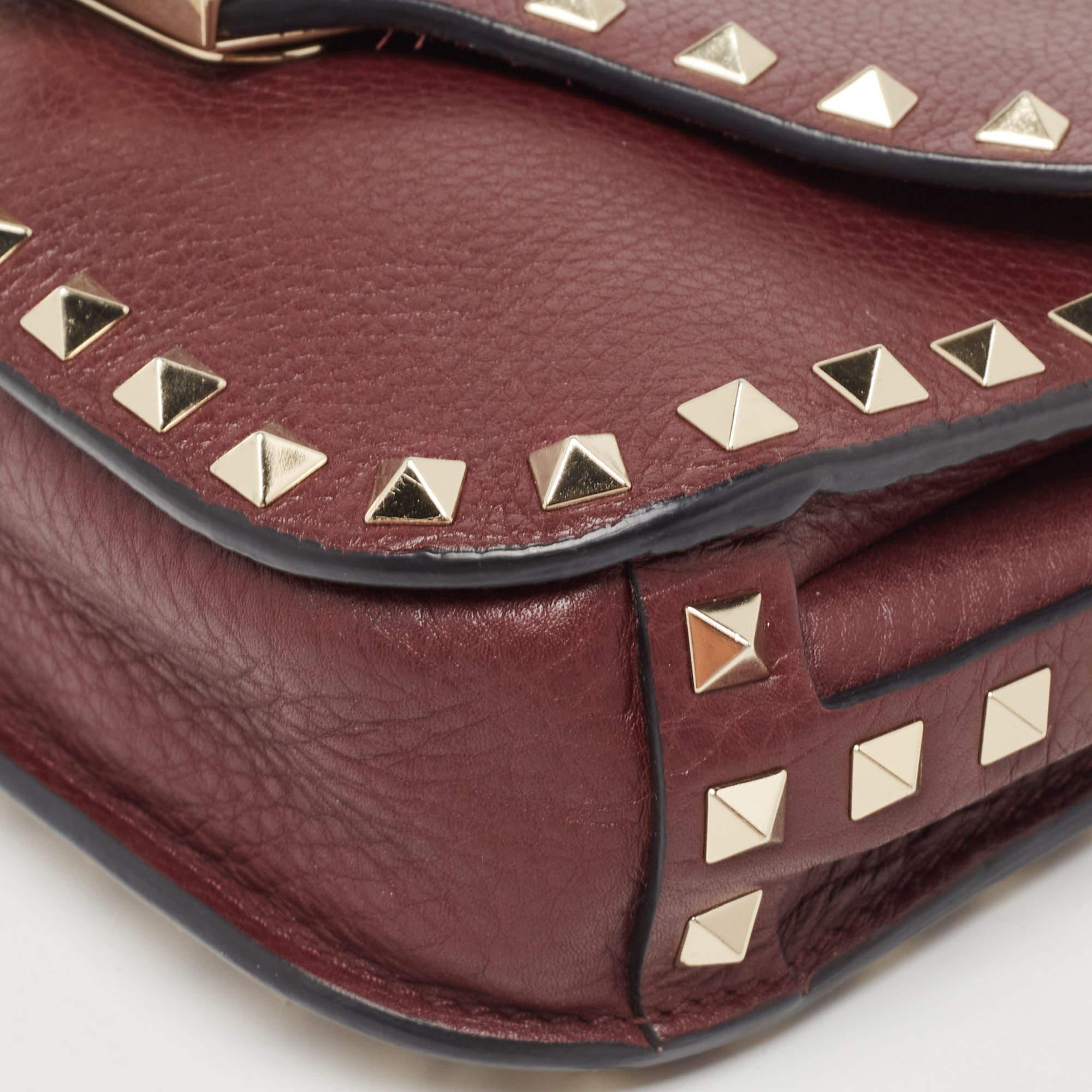 Valentino Burgundy Leather Rockstud Flap Crossbody Bag For Sale 7