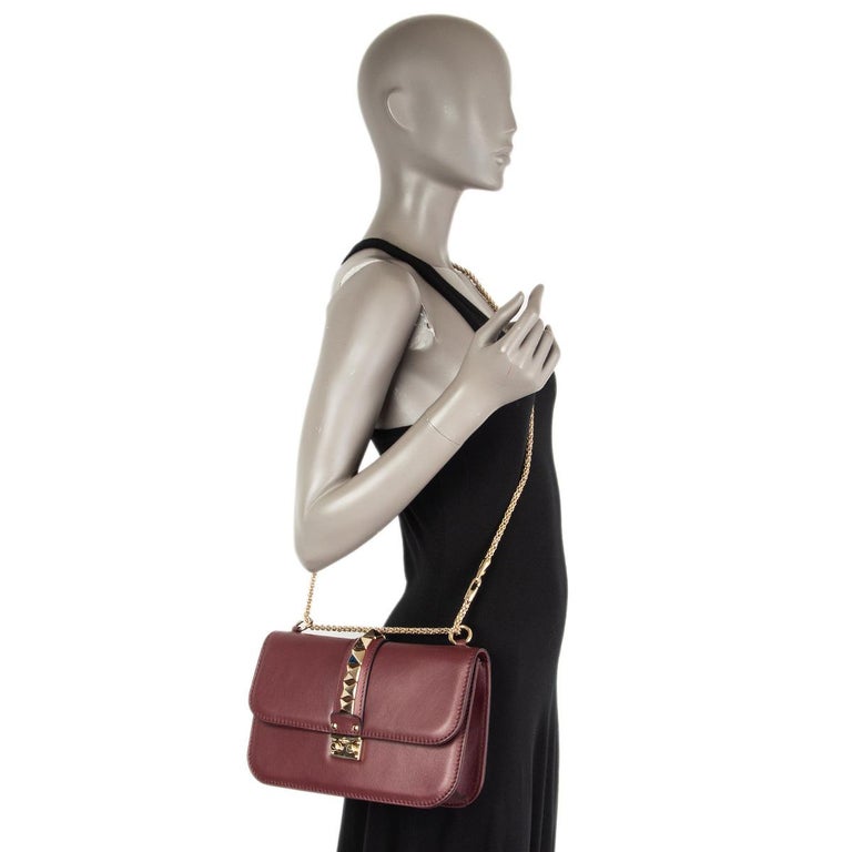 VALENTINO burgundy GLAM LOCK MEDIUM Shoulder Bag For Sale at