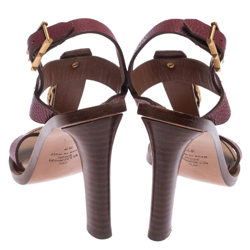 Valentino Burgundy Leather Scarab T-Strap Sandals Size 37 In Good Condition In Dubai, Al Qouz 2
