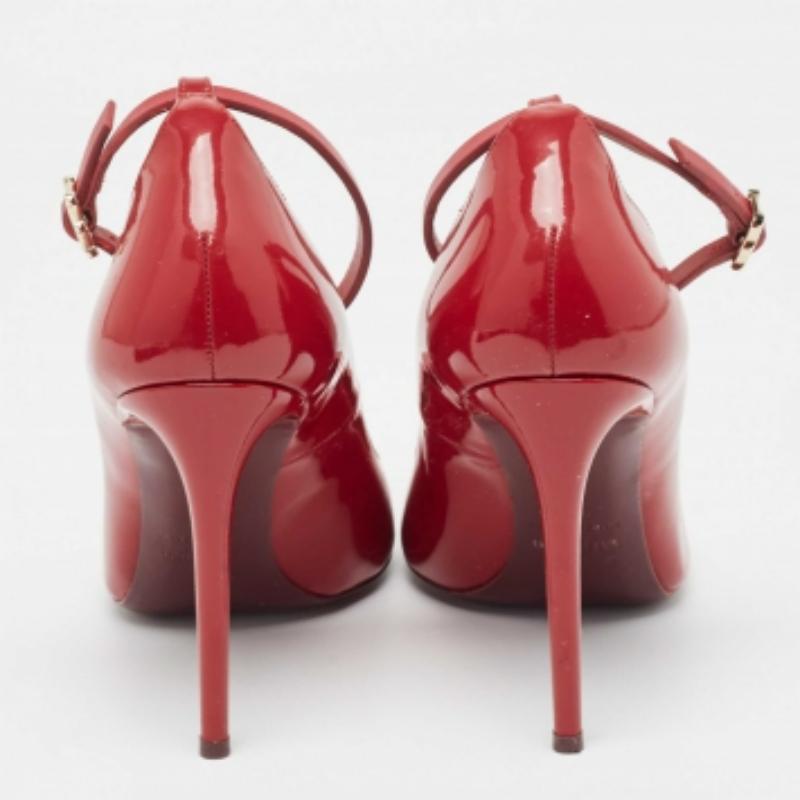 De las mujeres Bombas con correa en el tobillo de charol burdeos Valentino talla 39.5 en venta
