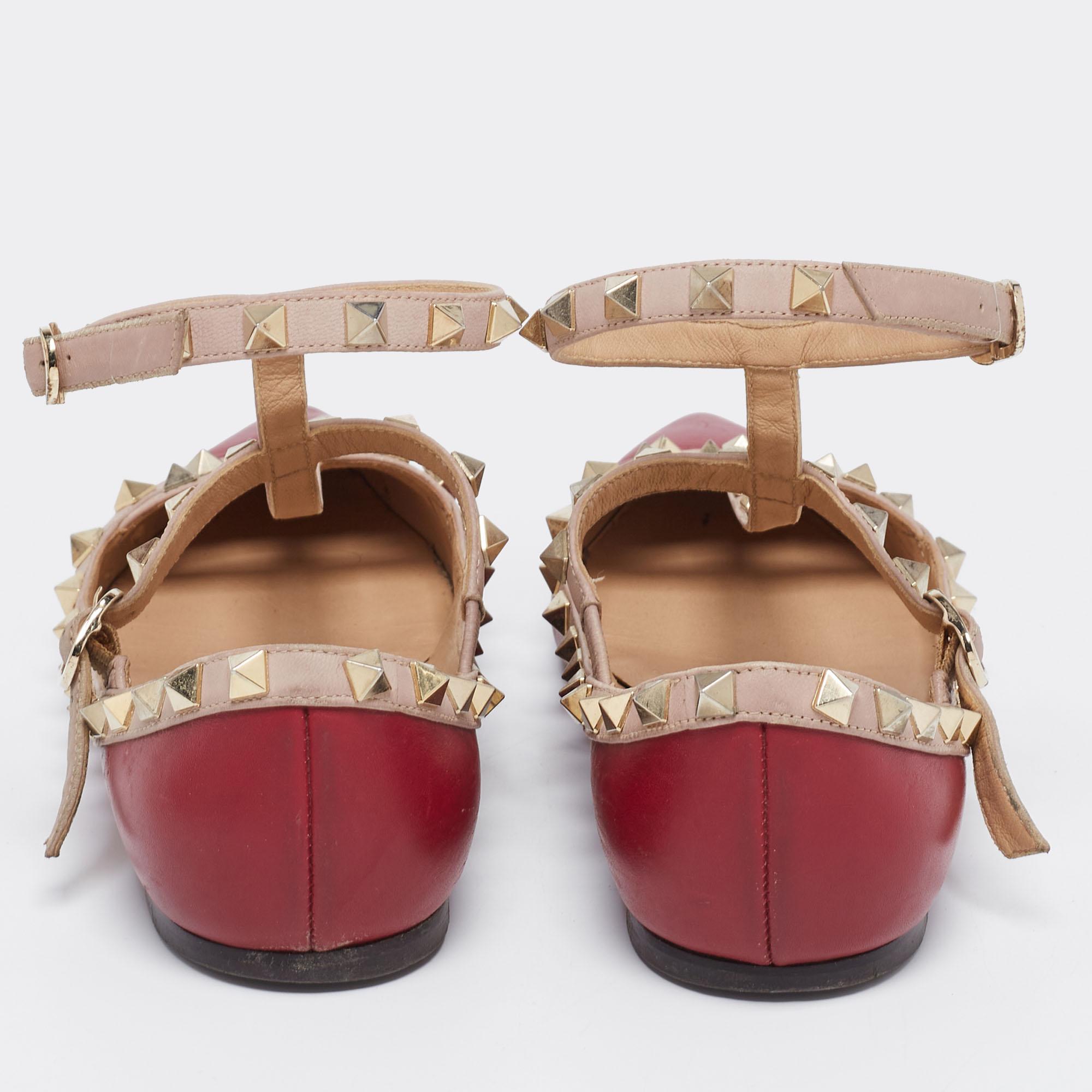 Valentino Burgundy/Pink Leather Rockstud Ankle-Strap Ballet Flats Size 37 In Good Condition In Dubai, Al Qouz 2