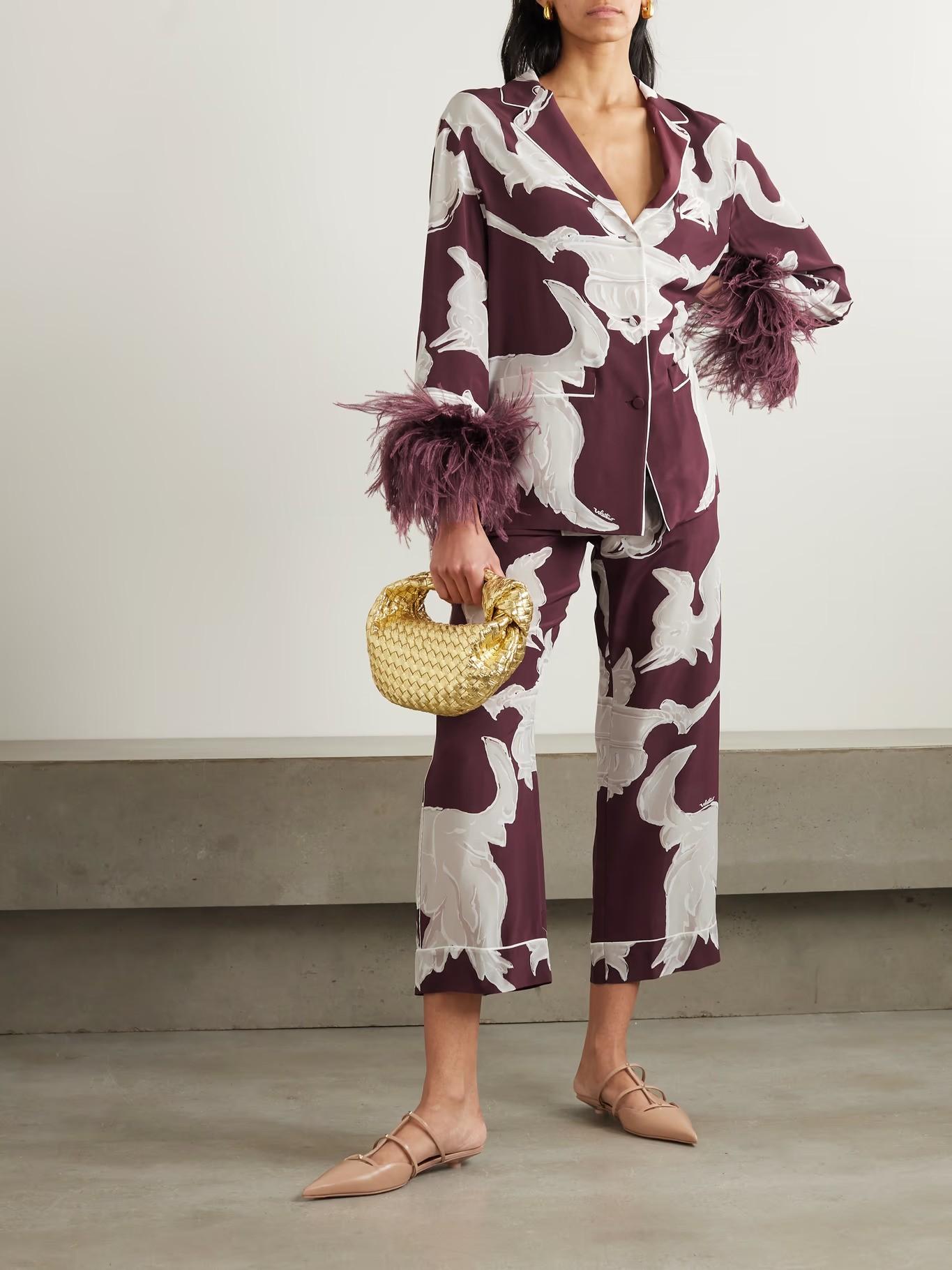 VALENTINO burgundy silk 2024 METAMORPHOS GRYPHOS CROPPED Pants 40 S For Sale 2
