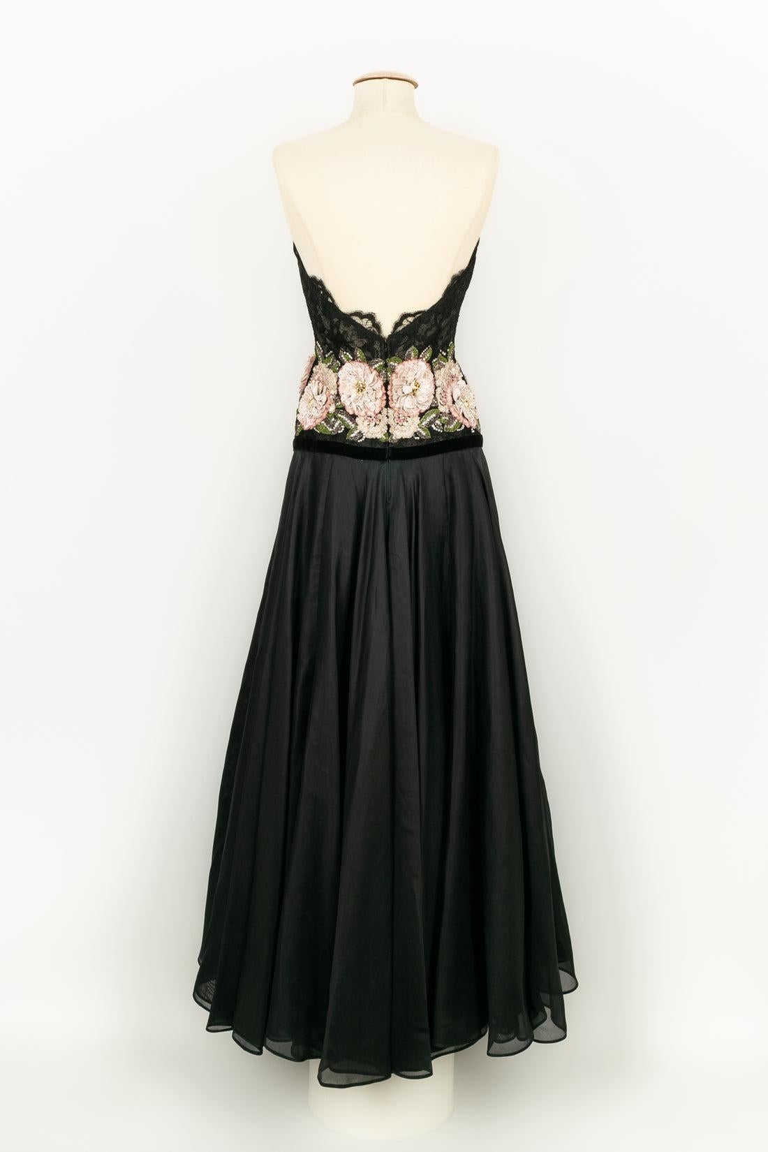 Valentino Bustier Dress in Black Silk and Taffeta Embroidered Flowers In Excellent Condition In SAINT-OUEN-SUR-SEINE, FR