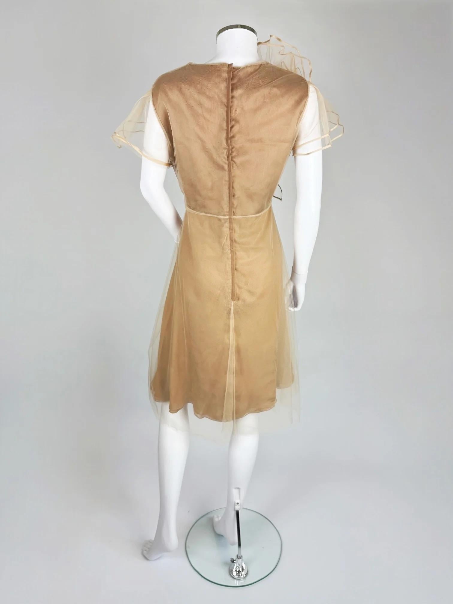 Valentino by Maria Grazia Chiuri und Pierpaolo Piccioli Tüllkleid, SS 2011 im Angebot 2