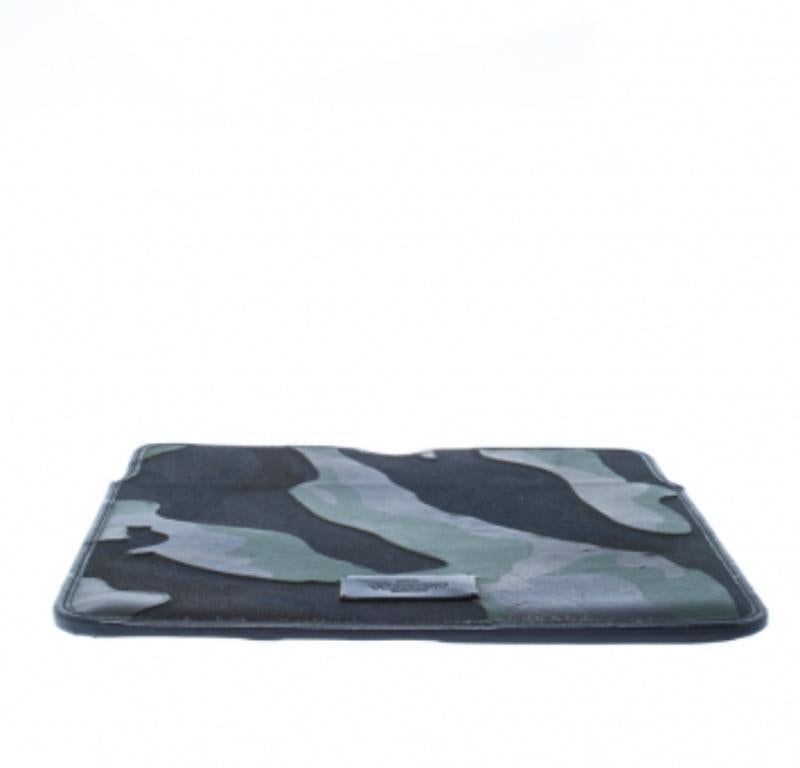 Valentino Porta iPad 2 in pelle camo in vendita 4