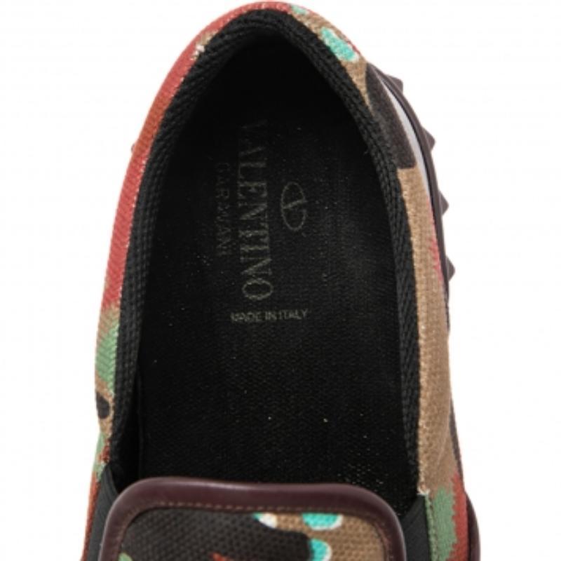 Valentino Camouflage Print Canvas And Leather Rockstud Low Top Sneakers Size 40 1