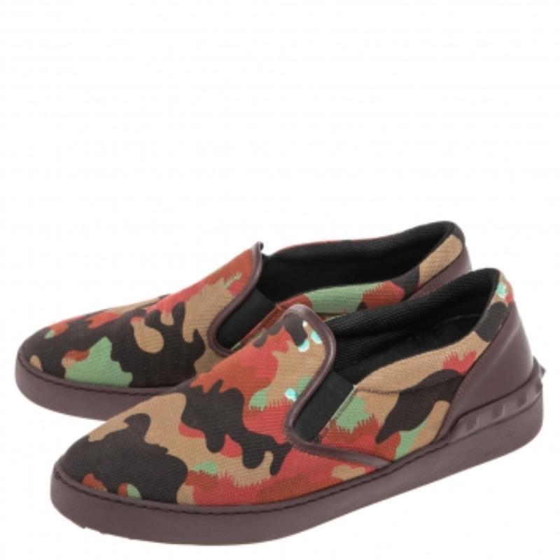 Valentino Camouflage Print Canvas And Leather Rockstud Low Top Sneakers Size 40 2