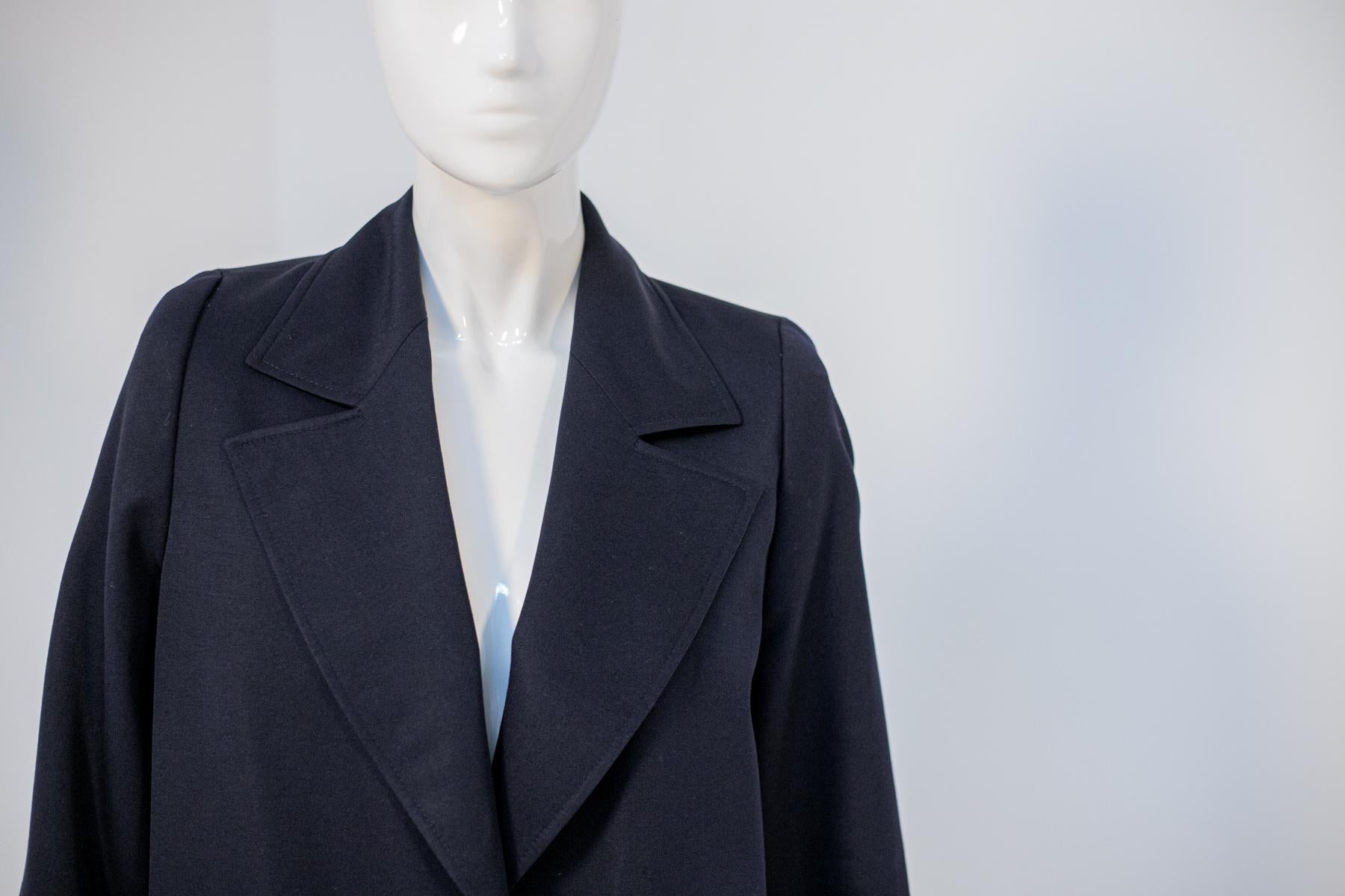 Women's Valentino Chic Vintage Blazer in Black Cotton For Sale