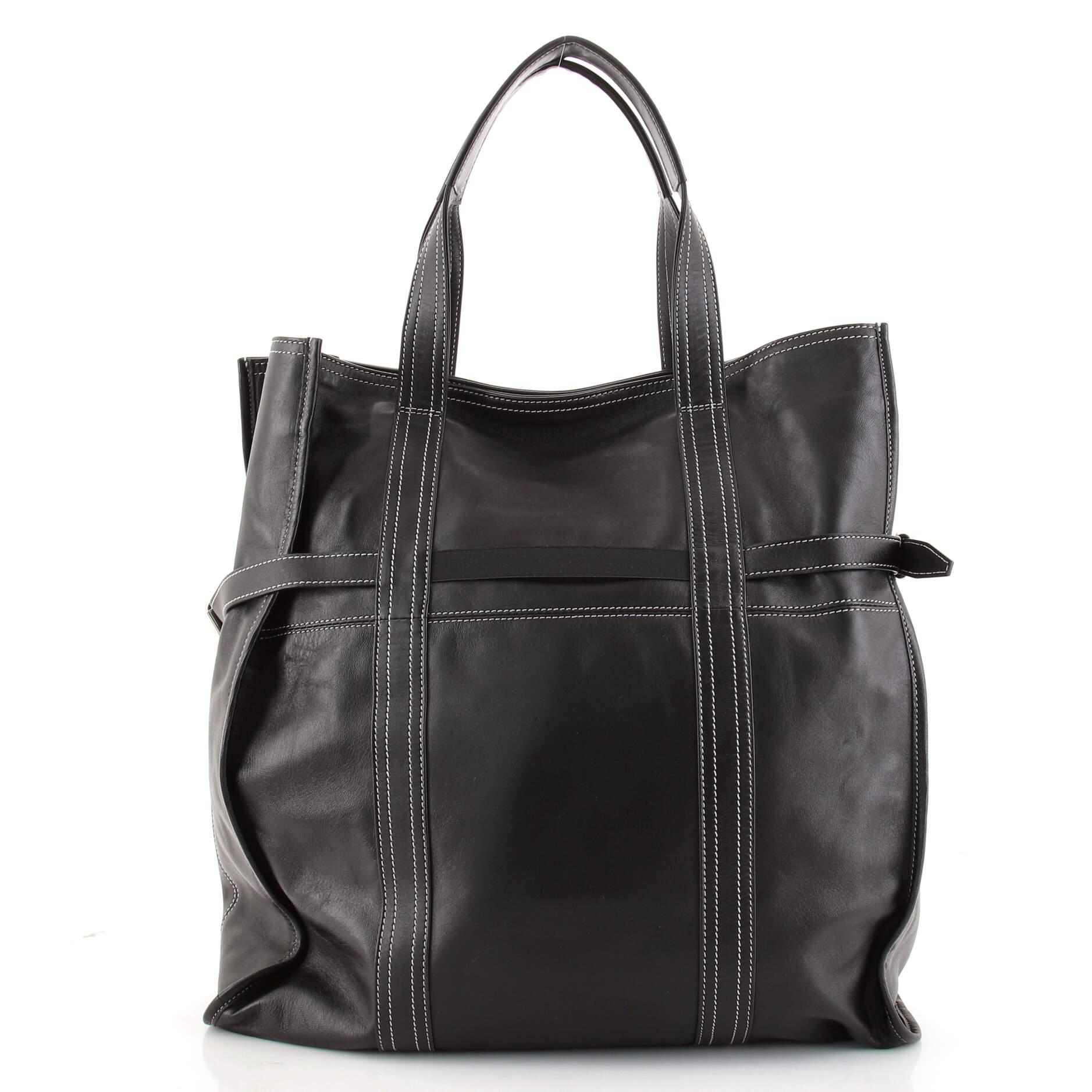 Valentino Contrast Pocket Tote Leather In Good Condition In NY, NY