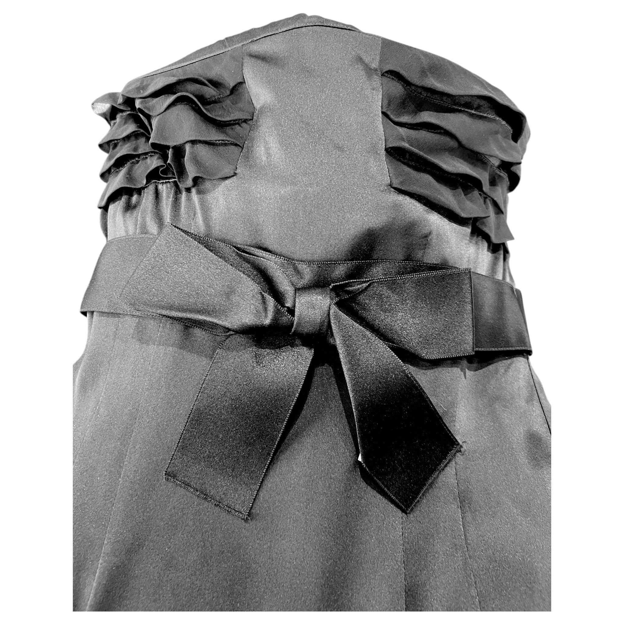 Valentino Couture Vestido sin tirantes de organza y charmeuse de seda negra, 2008 en Excelente estado para la venta en Los Angeles, CA