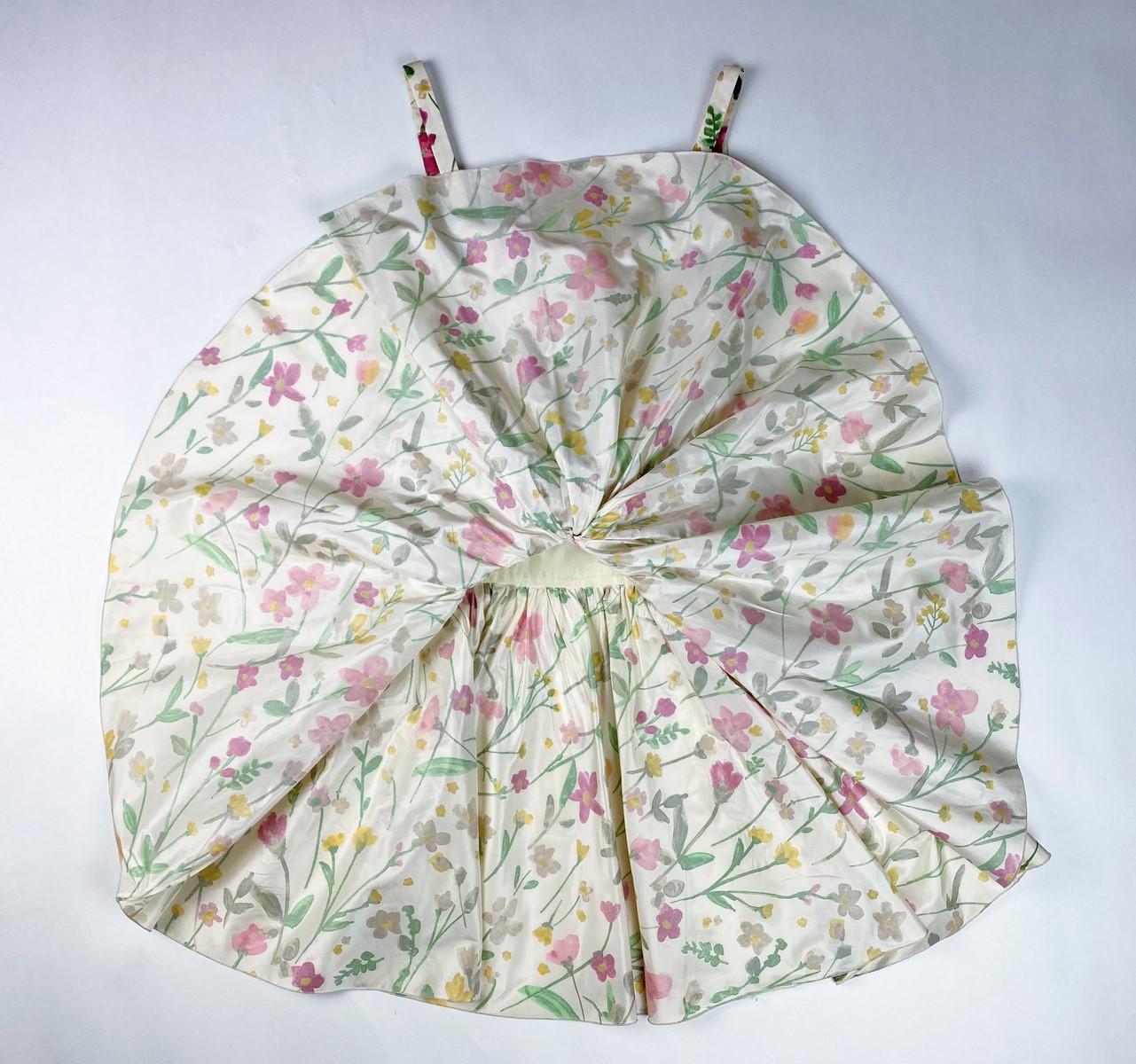 Valentino Couture summer dress and coat in printed silk taffeta Circa 2010 For Sale 9