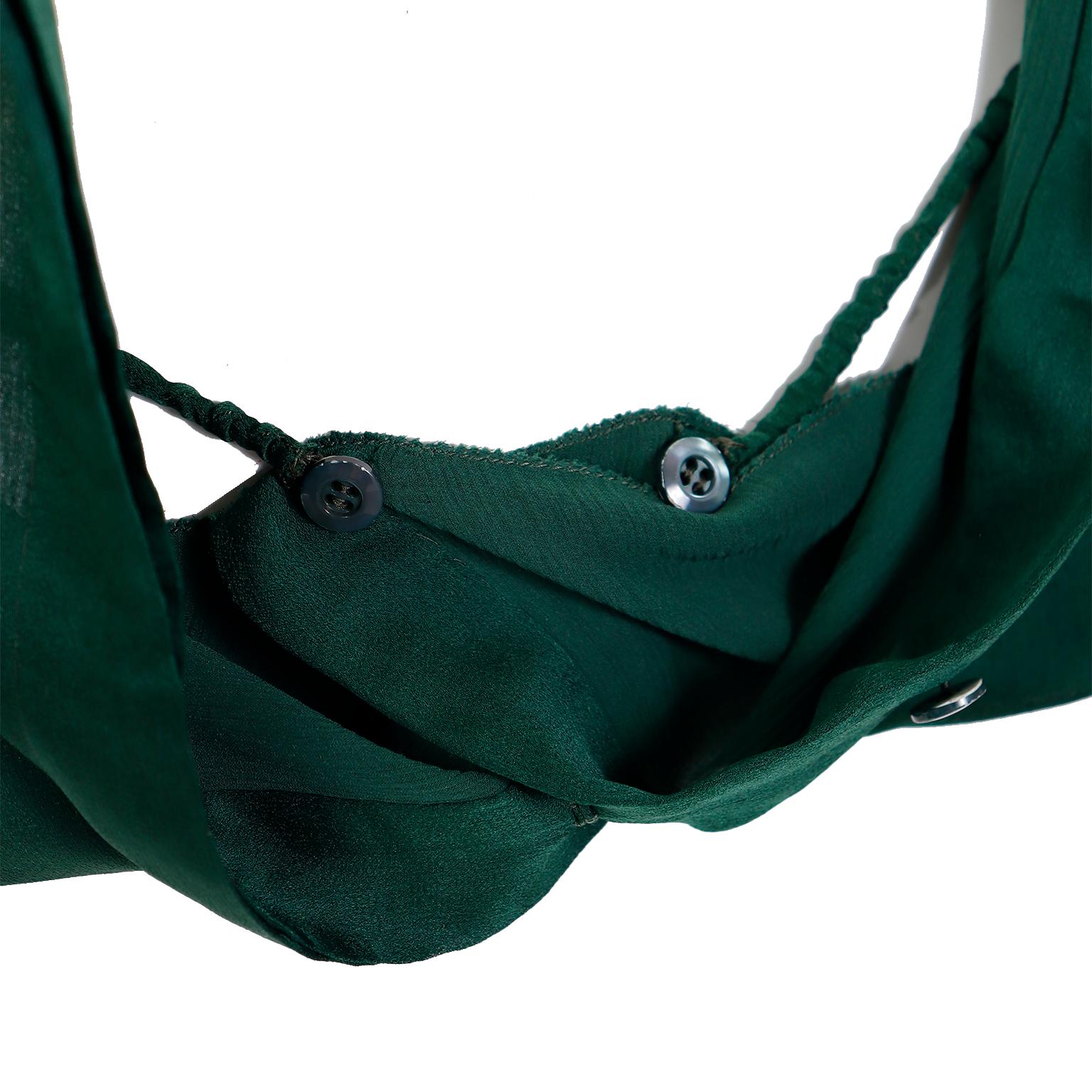 Valentino Couture Vintage Grüne Seidenbluse mit Schleife und durchsichtigen Ärmeln aus Seide im Angebot 2