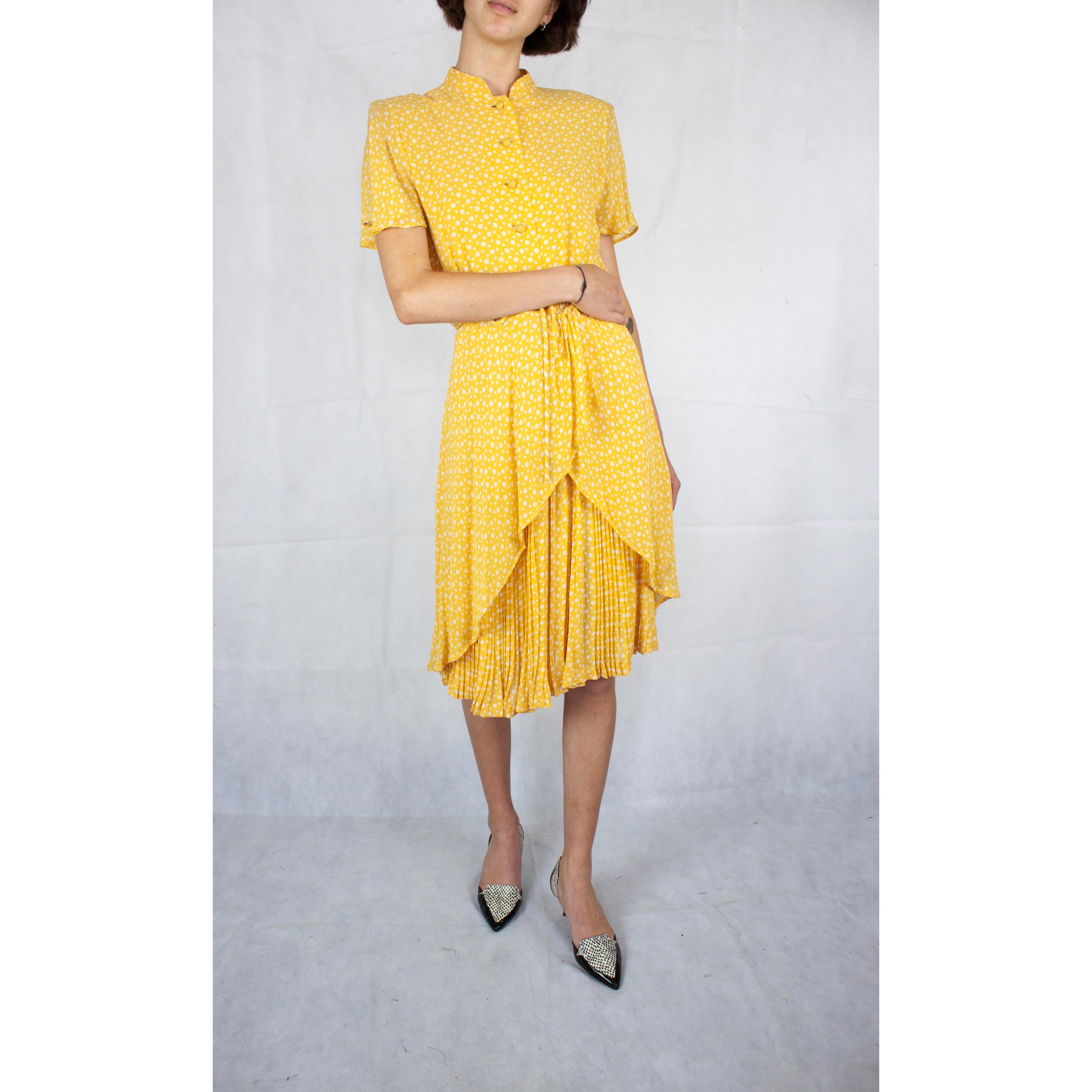 Yellow Valentino couture yellow silk chiffon dress. circa 1970s