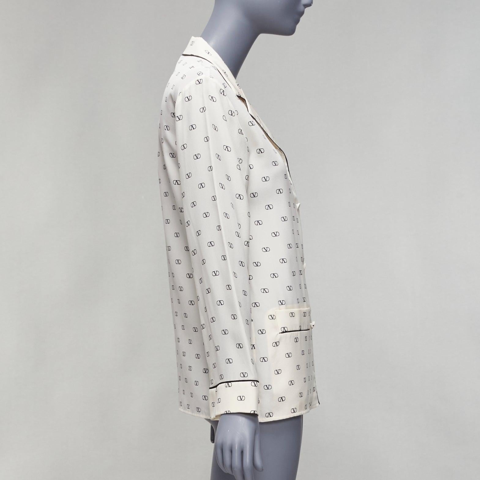 Women's VALENTINO cream 100% silk V logo black piping collared pajama shirt IT36 XXS For Sale