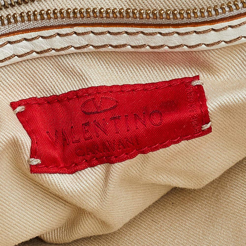 Valentino Creme/Beige Umhängetasche aus Stoff und Leder mit VLogo-Klappe im Angebot 3