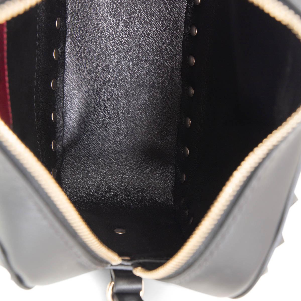 VALENTINO cream black leather 2015 ROCKSTUD CAMERA Shoulder Bag In New Condition In Zürich, CH