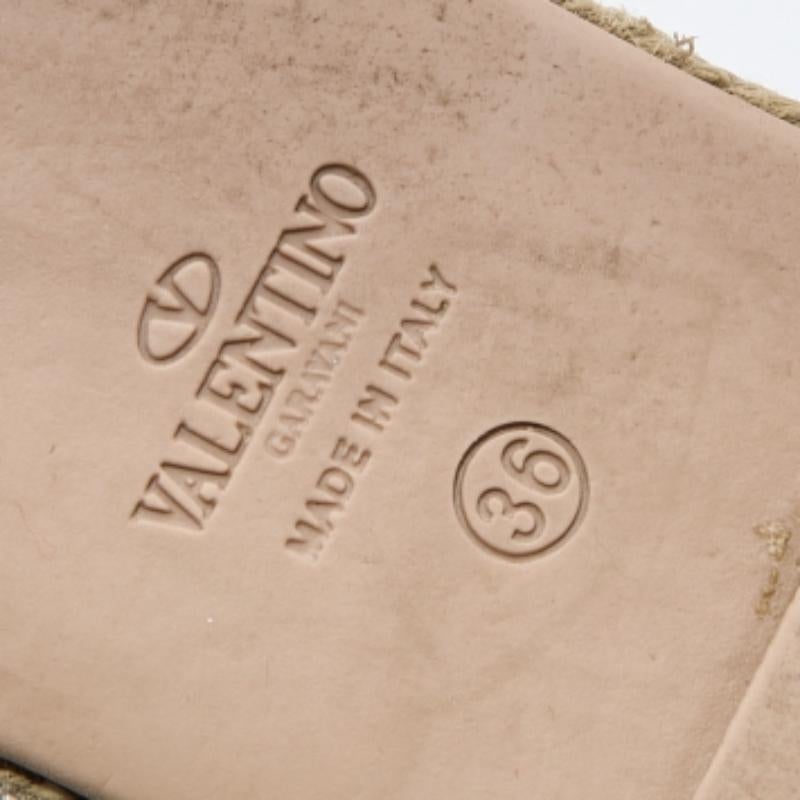 Valentino - Espadrilles en dentelle et cuir crème, taille 36 en vente 2