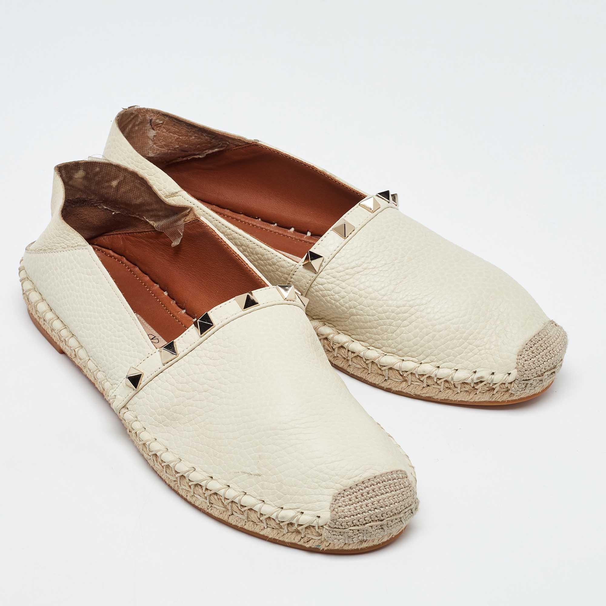 Valentino Cream Leather Rockstud  Espadrille Flats Size 38 In Good Condition In Dubai, Al Qouz 2