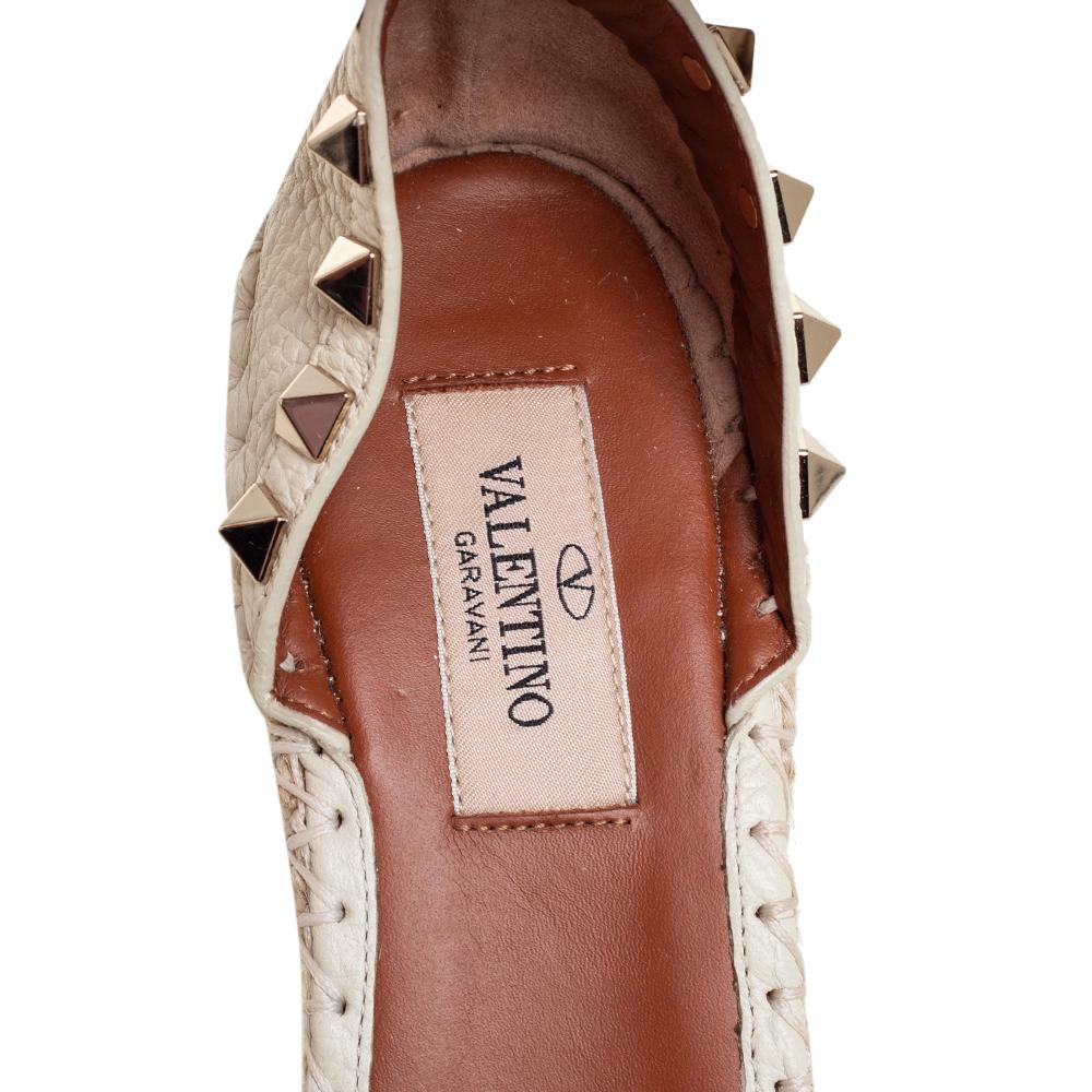 Valentino Cream Leather Rockstud Espadrille Wedge Sandals Size 36 In Good Condition In Dubai, Al Qouz 2