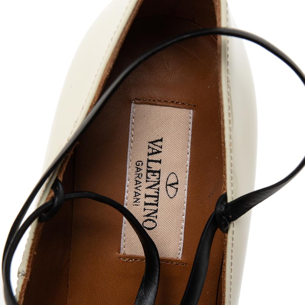 Valentino Cream Patent Pointed Toe Crisscross Lace-Up Pumps Size 37 In New Condition In Dubai, Al Qouz 2