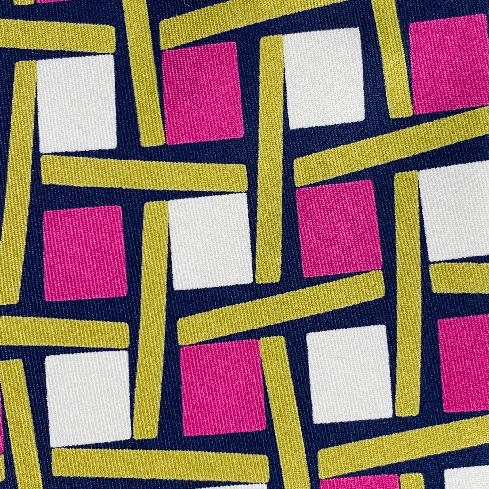 VALENTINO necktie
in a cream, pink, and green silk featuring a squares pattern. Made in Italy.Very Good Pre-Owned Condition.Width: 3.75 inches Length: 56 inches 
  
  
 
Sui Generis Reference: 136919
Category: Tie
More Details
    
Brand: 