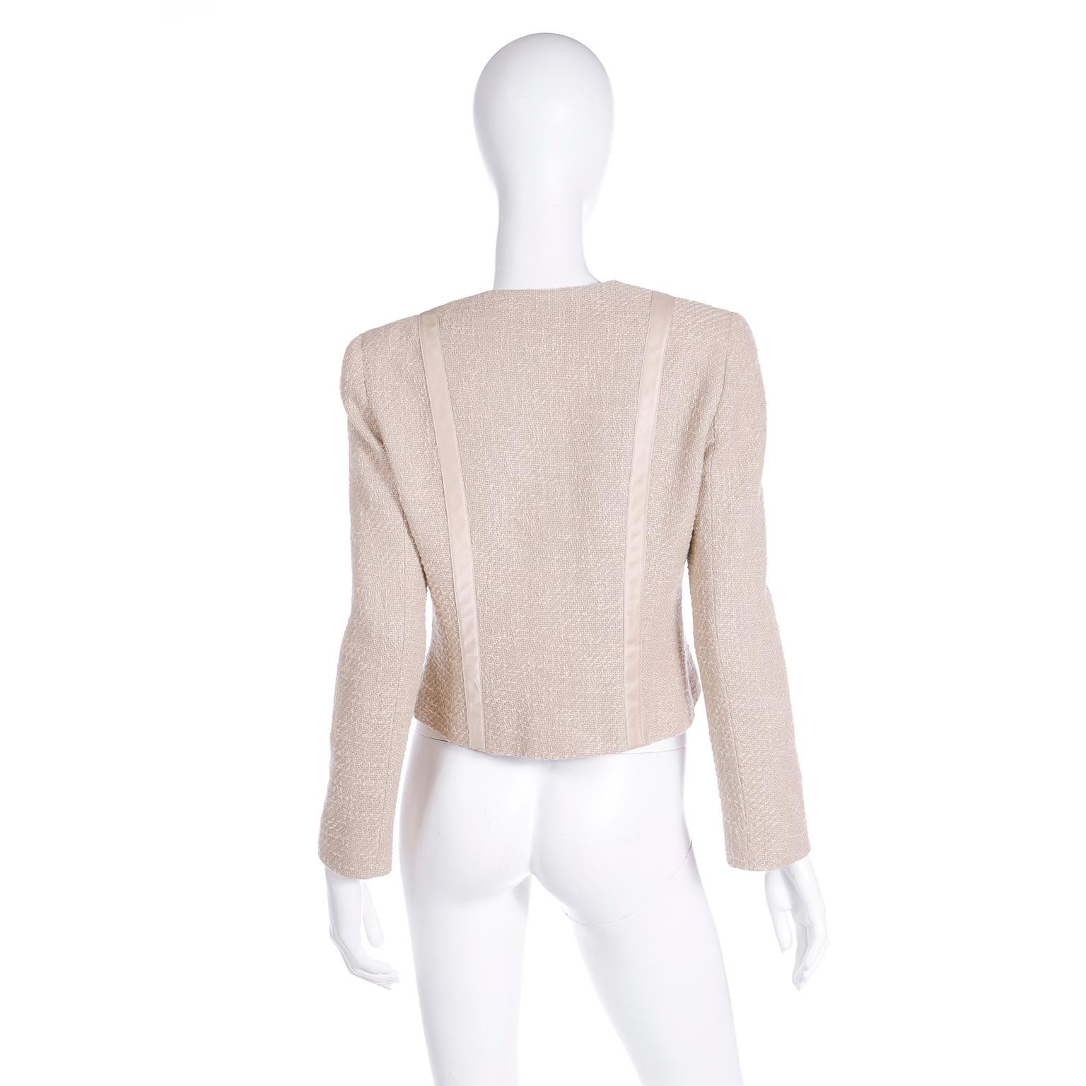 Women's Valentino Creamy Sand Beige Cropped Nubby Linen Blend Jacket w Silk Ribbon For Sale