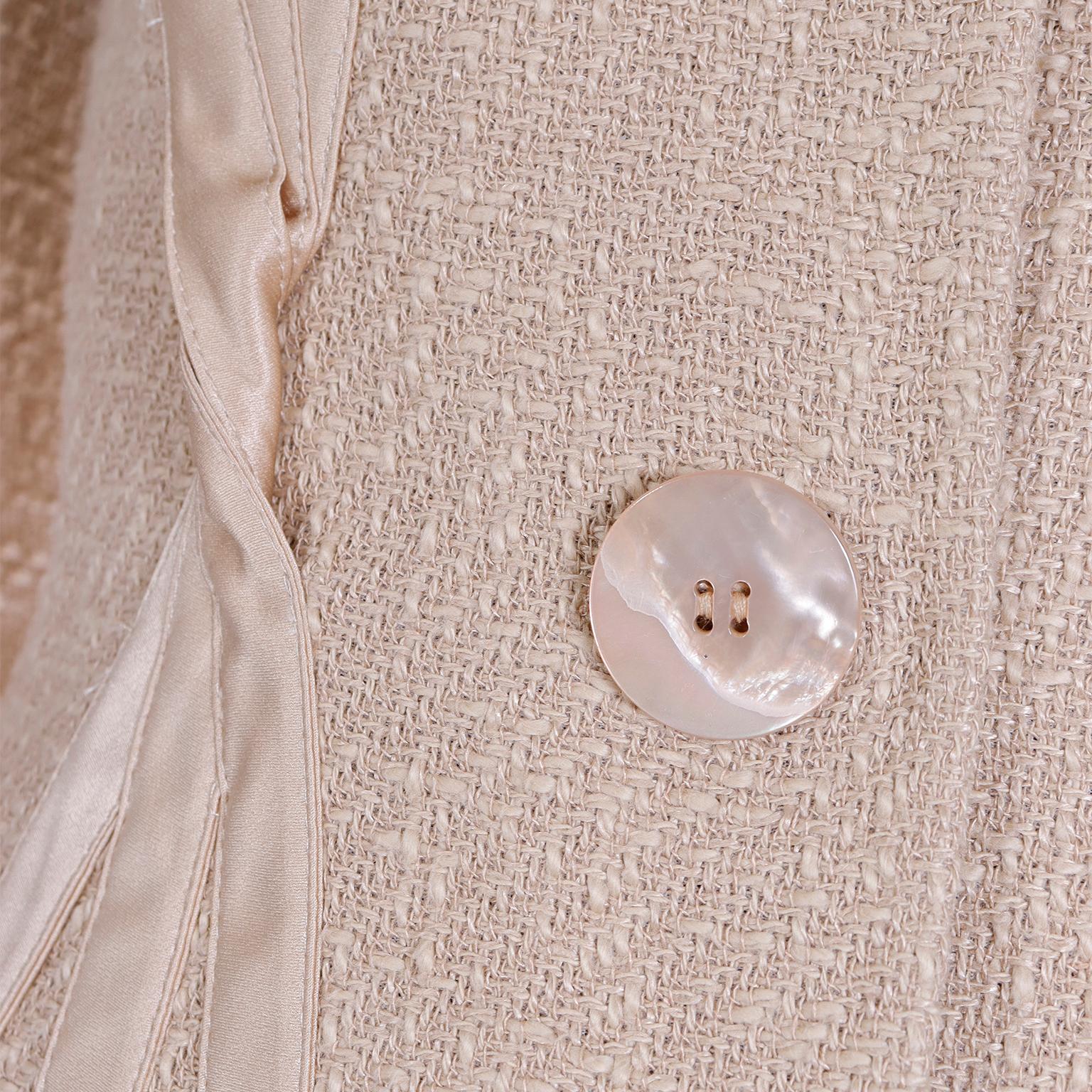 Valentino Creamy Sand Beige Cropped Nubby Linen Blend Jacket w Silk Ribbon For Sale 3