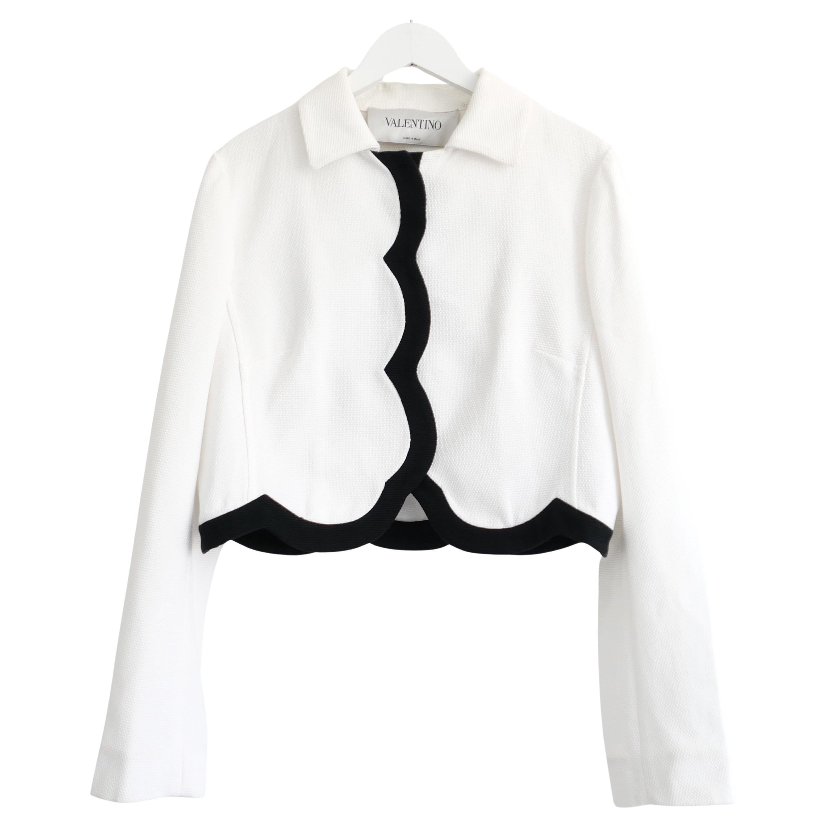 Giacca cropped in bianco e nero di Valentino