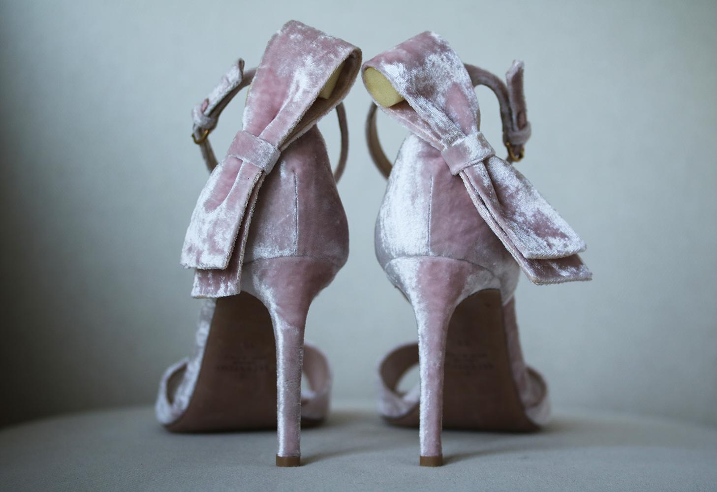 Valentino Crushed-Velvet Bow Sandals  In New Condition In London, GB