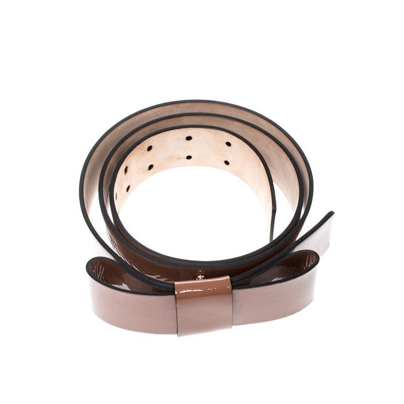 Valentino Dark Beige Patent Leather Bow Belt 90CM In Excellent Condition In Dubai, Al Qouz 2
