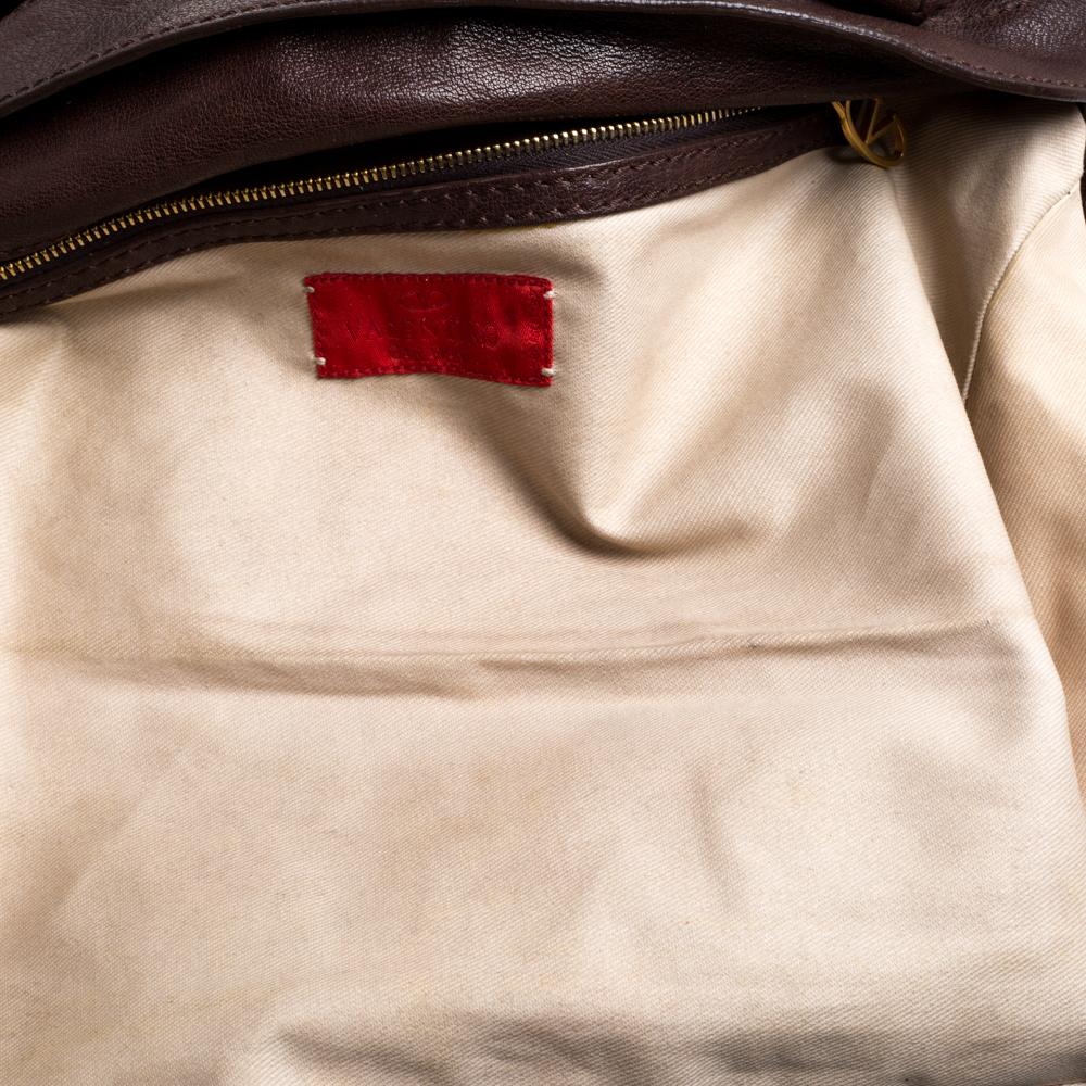 Valentino Dark Brown Leather VLogo Flap Shoulder Bag In Good Condition In Dubai, Al Qouz 2