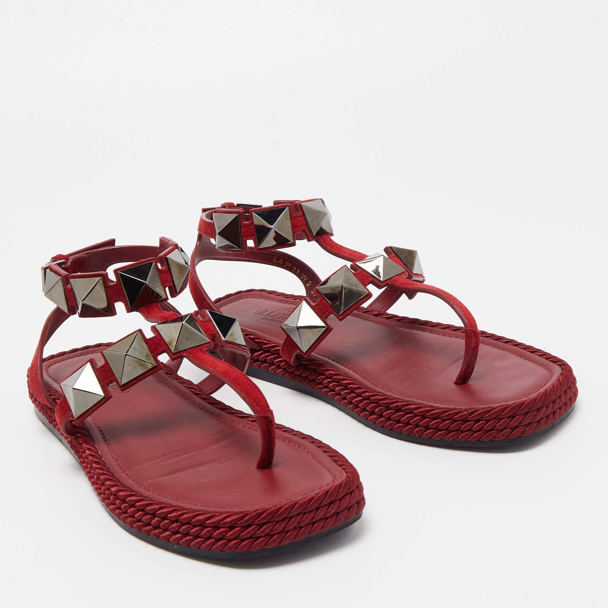 Valentino Dark Red Suede Roman Stud Espadrille Thong Sandals Size 37 In Good Condition In Dubai, Al Qouz 2