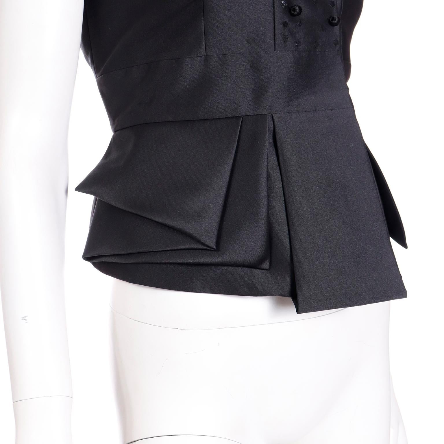 Valentino Ensemble veste et jupe de soirée en satin noir en stock avec sequins superposés en vente 9