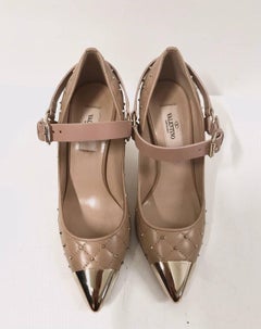 Valentino Decoltè Spike Antique Pink and Beige Leather High Heels Shoes, 2017