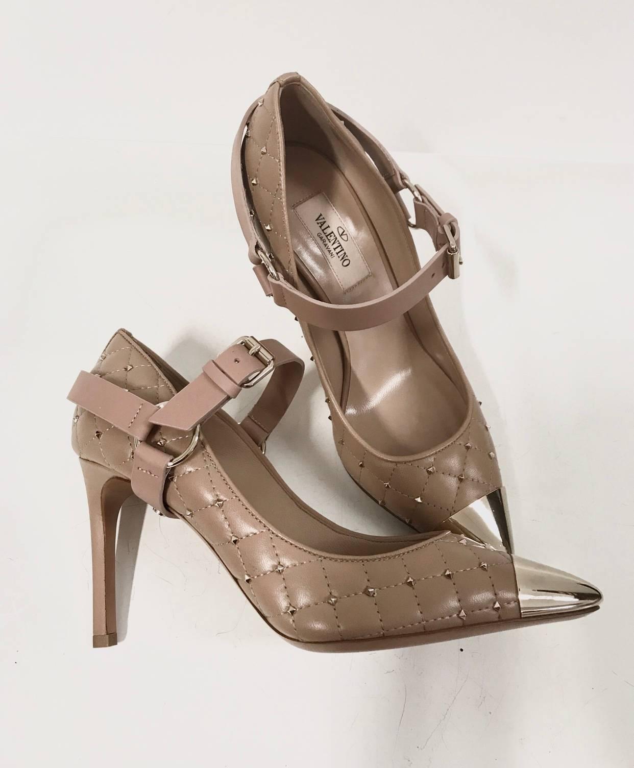 Valentino Decoltè Spike Antique Pink and Beige Leather High Heels Shoes, 2017 For Sale 1