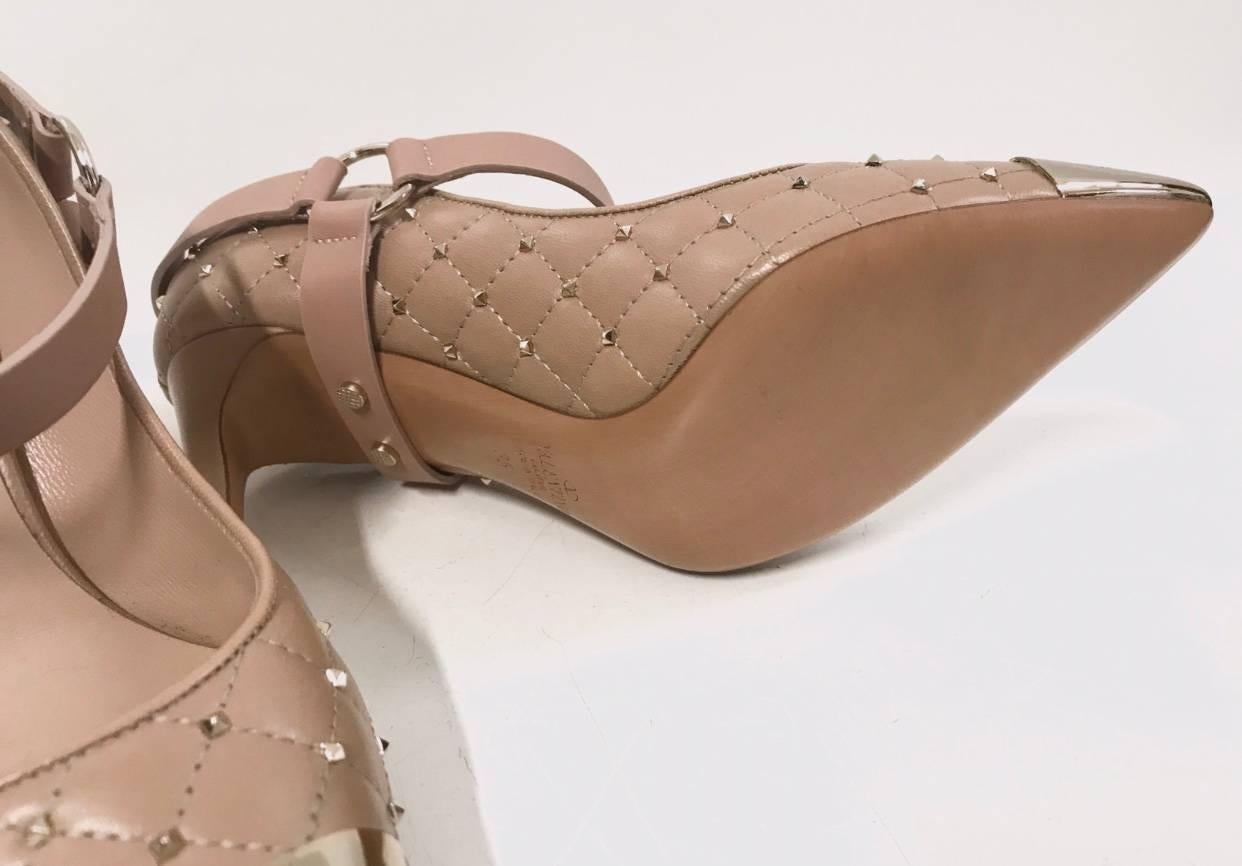 Valentino Decoltè Spike Antique Pink and Beige Leather High Heels Shoes, 2017 For Sale 3