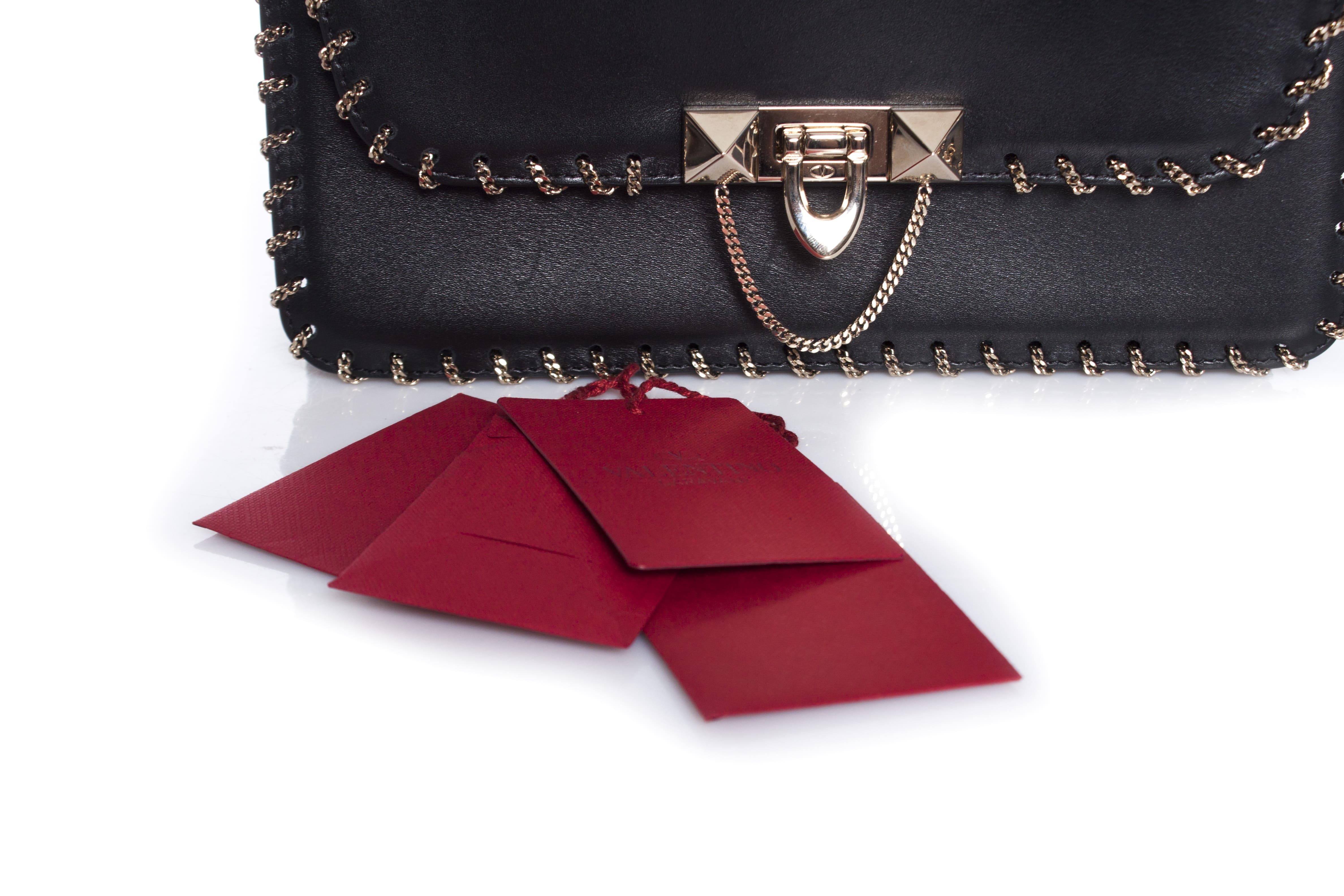 Black Valentino, Demilune chain leather shoulderbag in black. For Sale