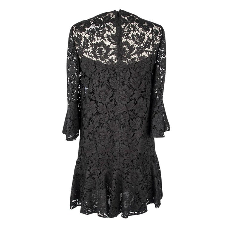 Behov for bomuld fugl Valentino Dress Black Lace Ruffled Three Quarter (3/4) Sleeve and Hemline 4  For Sale at 1stDibs | valentino black lace dress
