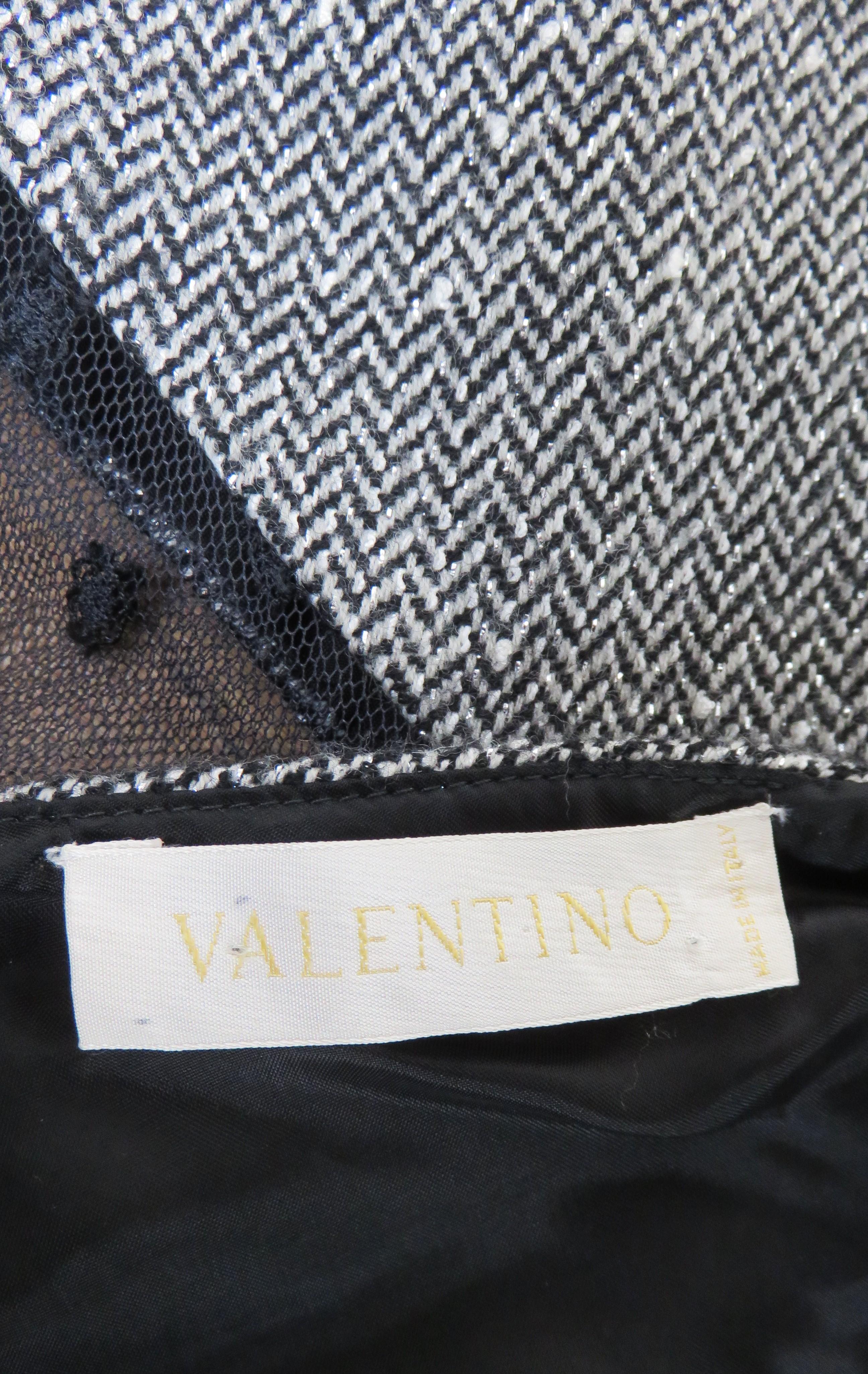 Valentino - Robe avec découpes sur les côtés, années 1990 en vente 12