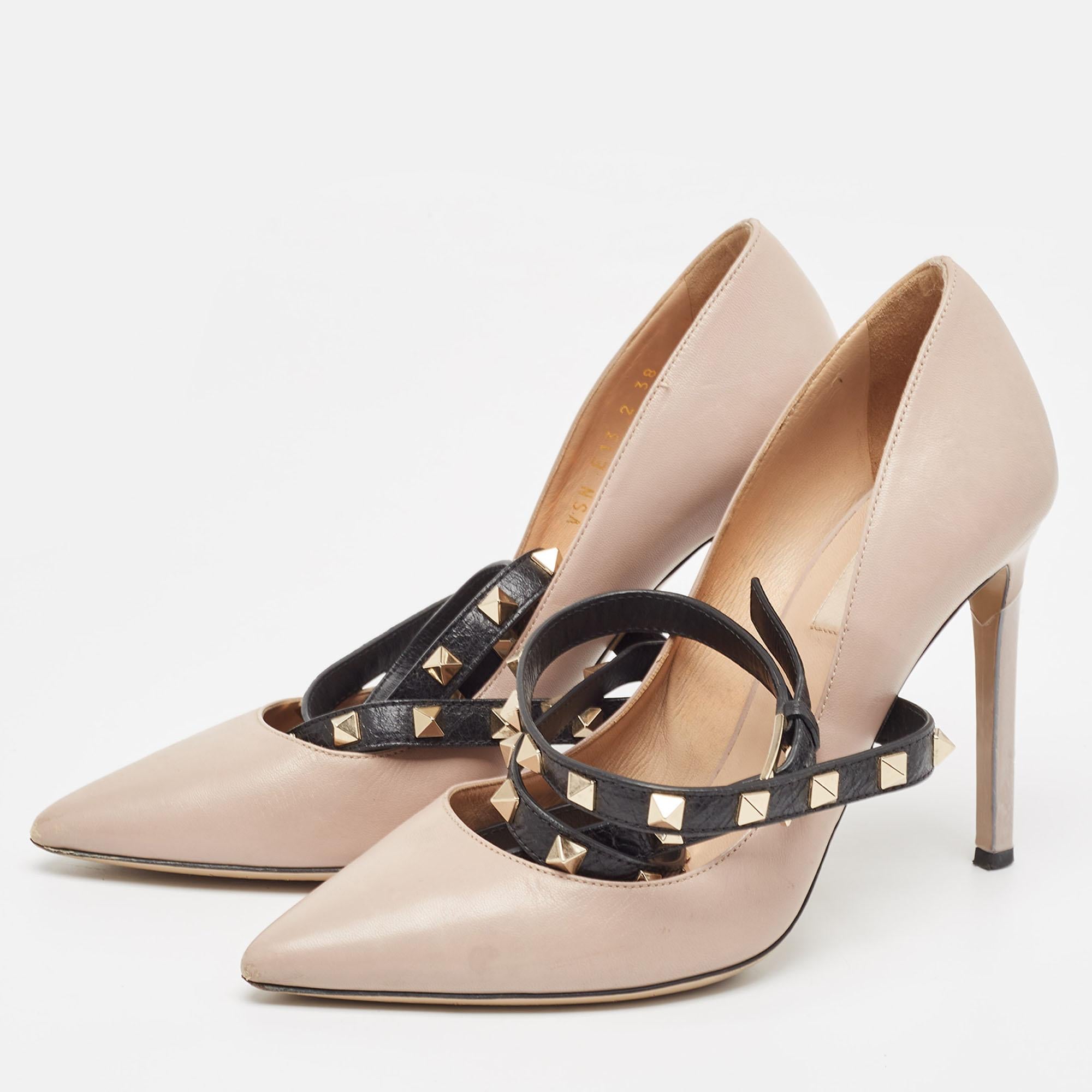 Women's or Men's Valentino Dusty Pink/Black Leather Rockstud Ankle Wrap Pumps Size 38 For Sale