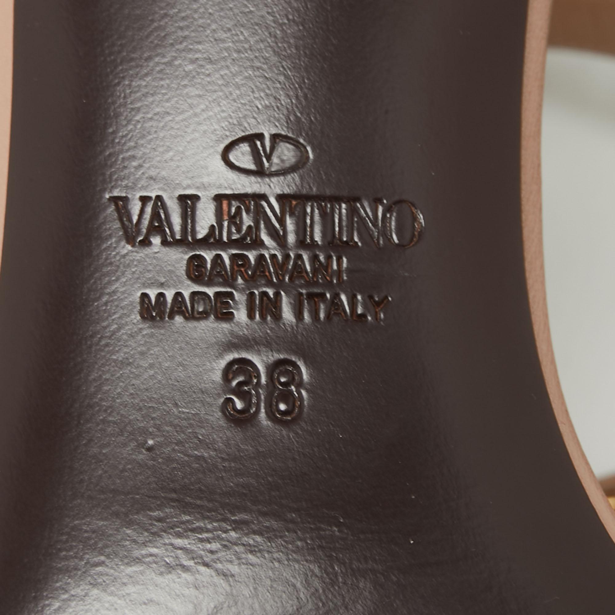 Valentino Dusty Pink Leather Rockstud Ankle-Strap Block Heel Sandals Size 38 In Good Condition In Dubai, Al Qouz 2