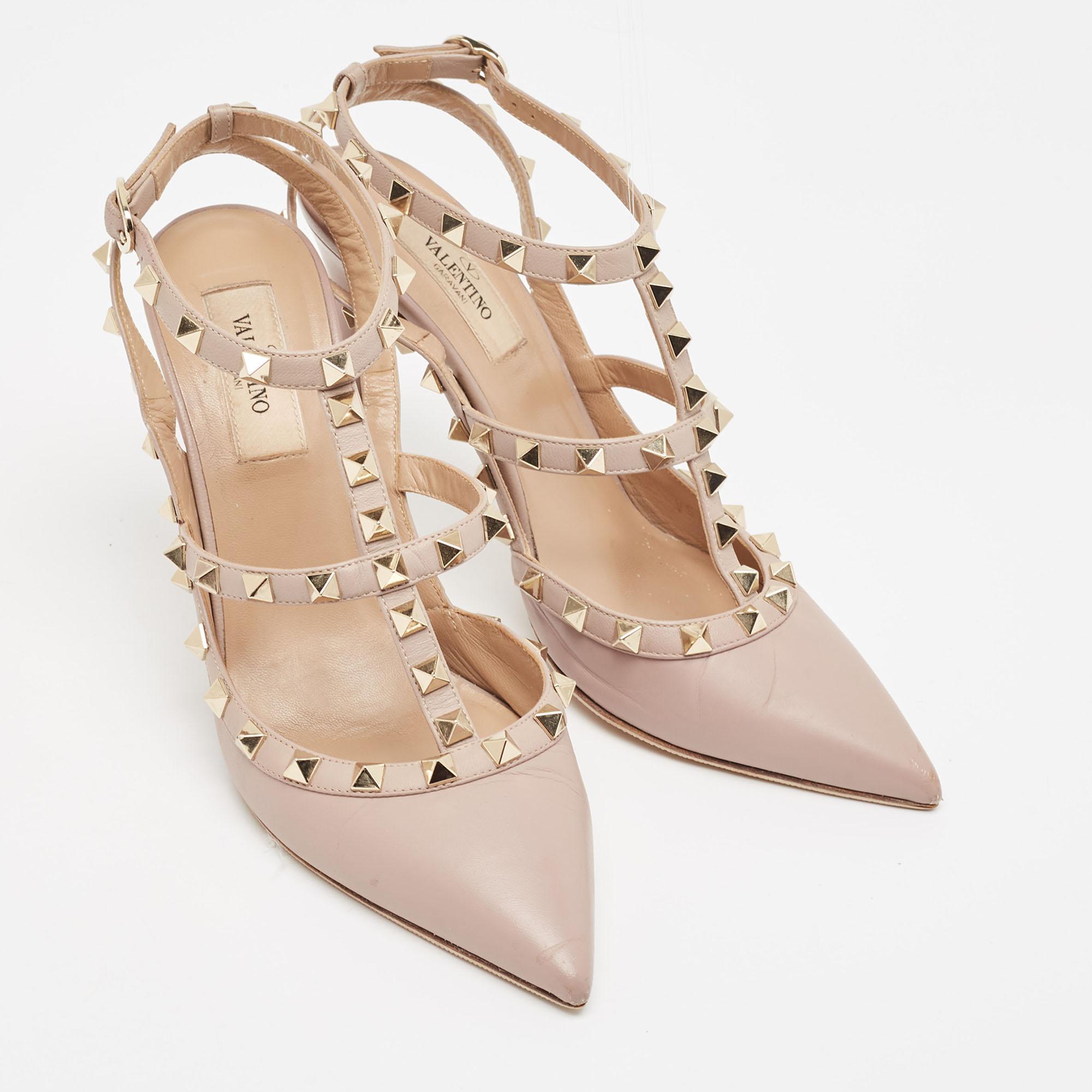 Valentino Dusty Pink Leather Rockstud Ankle Strap Pumps Size 38 In Good Condition For Sale In Dubai, Al Qouz 2